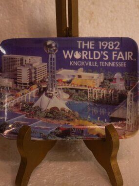 1982 Knoxville World’s Fair Small Plastic Tray – 4" × 5.75" – Tennessee Souvenir
